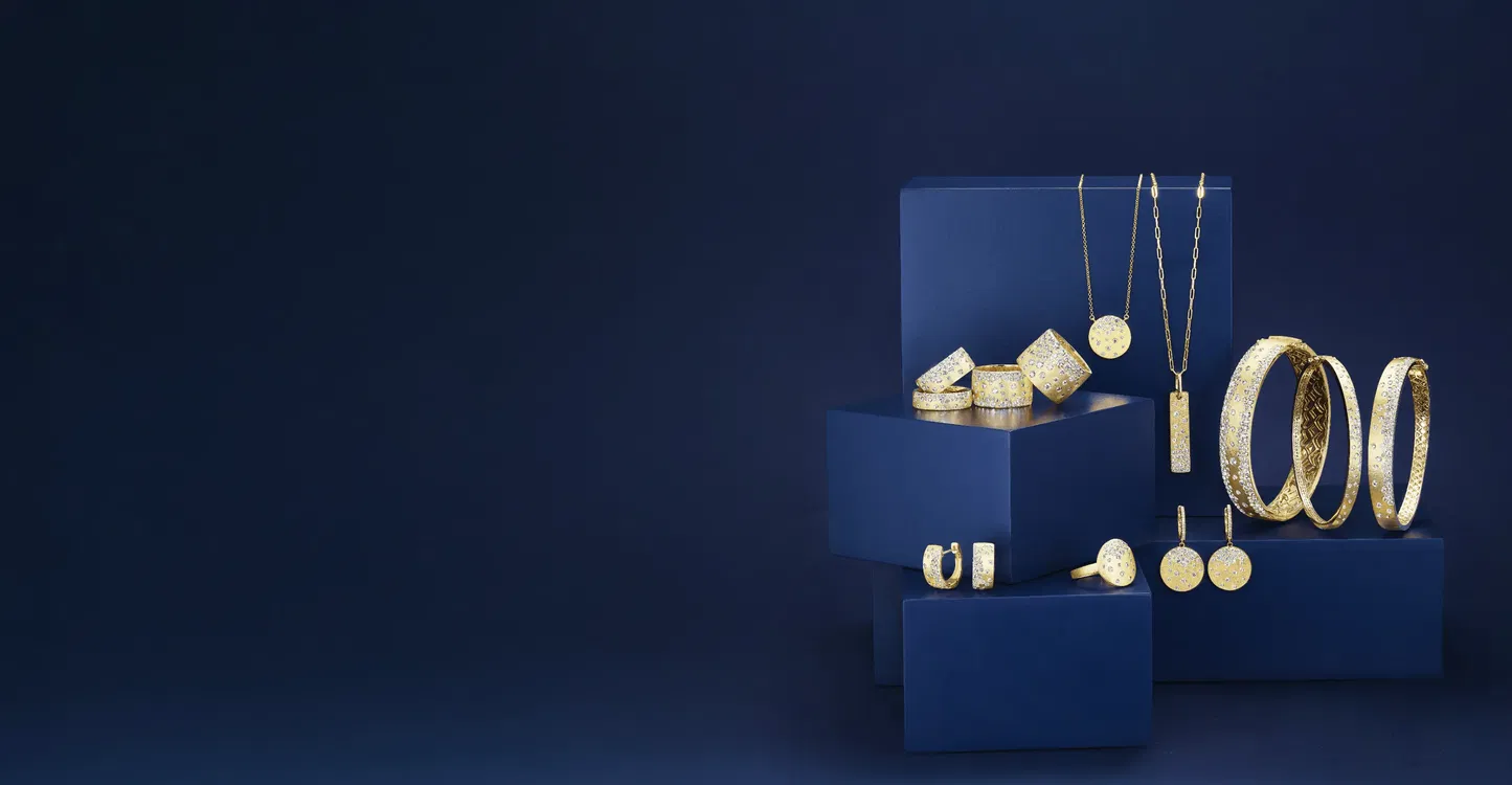 Playful Pops of Diamonds and Color Playful Pops of Diamonds and Color